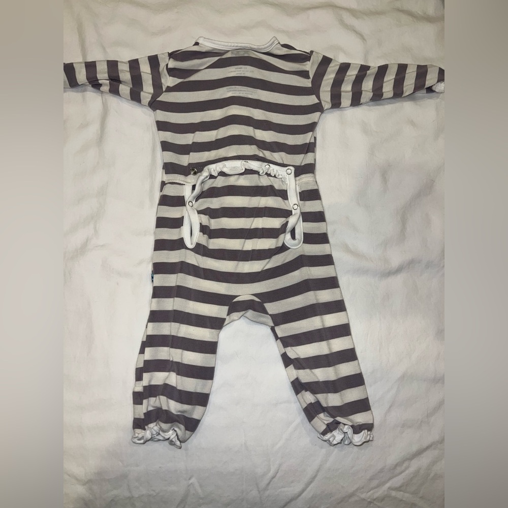 EUC Kickee Pants Onesie 0-3m